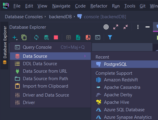 Capture d'écran d'un outil de gestion de base de données montrant l'explorateur de données avec des options pour la source de données, y compris PostgreSQL.